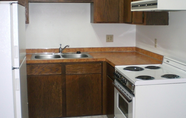 2 beds, 1 bath, $1,500, Unit 412B