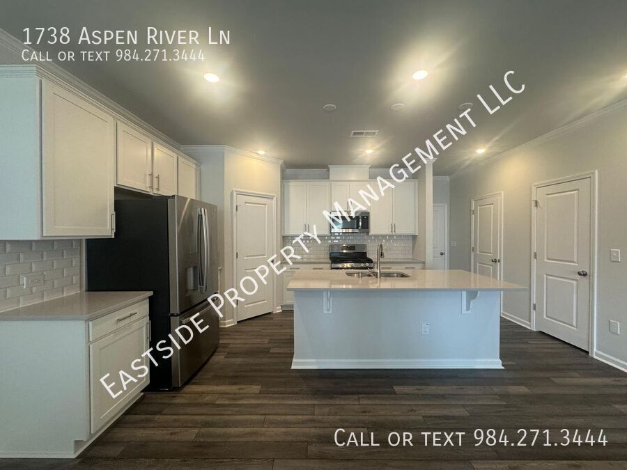 1738 ASPEN RIV LN