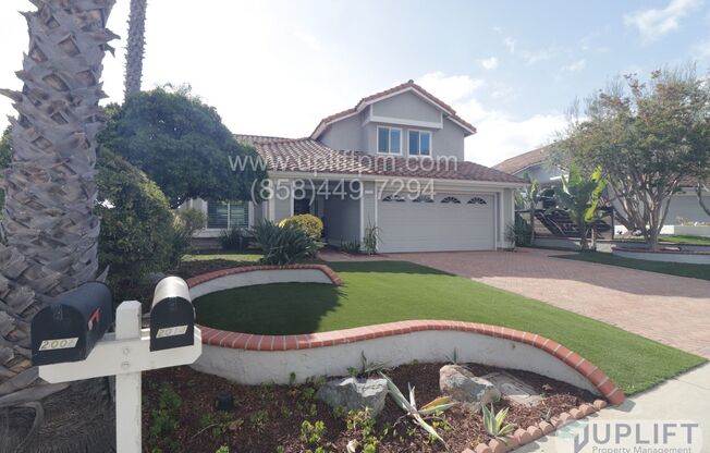 4 Bedroom Home with Pool & Spa