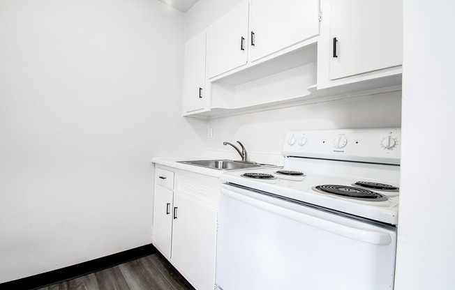 2 beds, 1 bath, 645 sqft, $950, Unit Virginia Terrace B-16