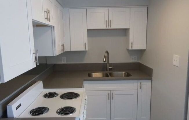 2 beds, 1.5 baths, 805 sqft, $2,095, Unit 15