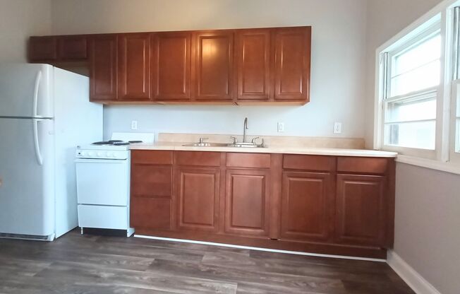 1 bed, 1 bath, 613 sqft, $975, Unit 03