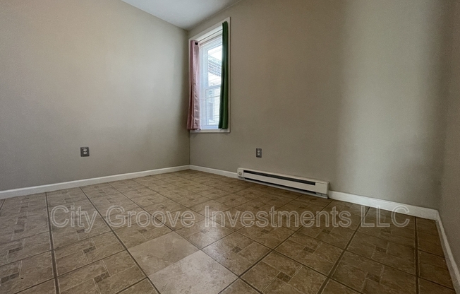 5748 N 7 ST