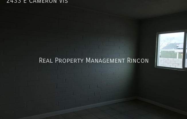 2433 E CAMERON VIS
