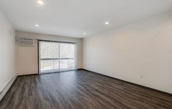 1 bed, 1 bath, 750 sqft, $1,100, Unit 7710-210