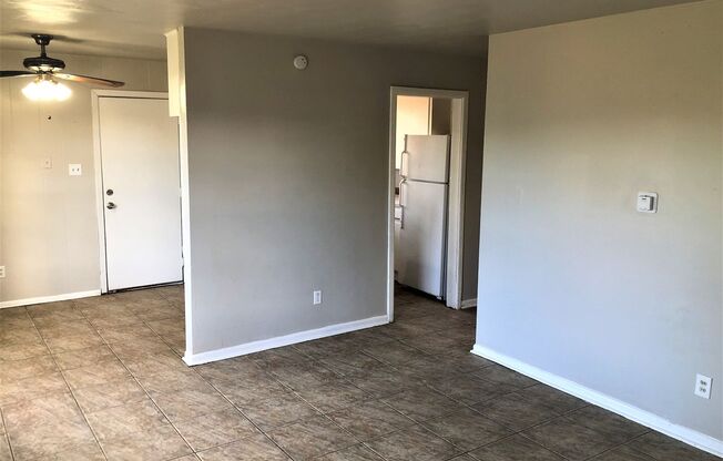 3 beds, 1 bath, $800