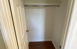 420 E 237 ST