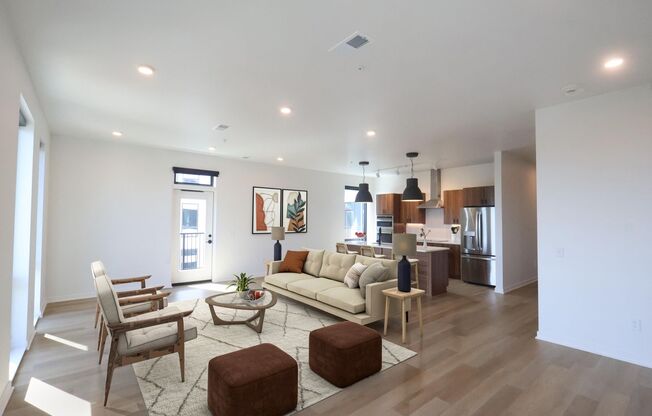 3 beds, 2 baths, 1,625 sqft, $4,000, Unit 914