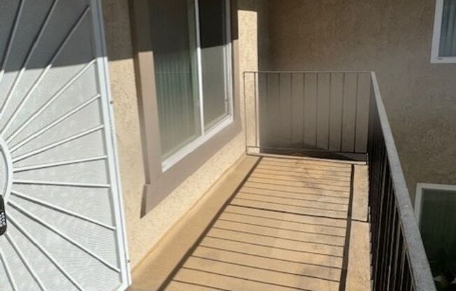 2 beds, 1 bath, 900 sqft, $2,495, Unit UNIT F