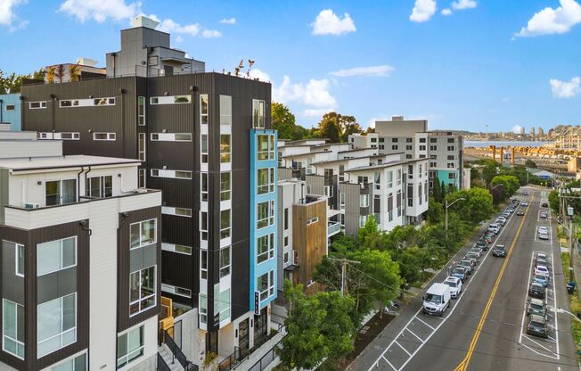 Studio, 1 bath, 295 sqft, $1,295, Unit 205