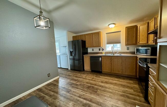 Spacious Home on the Flats with New Appliances!