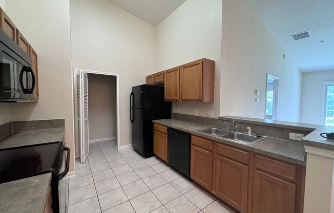 2 beds, 2 baths, $1,295