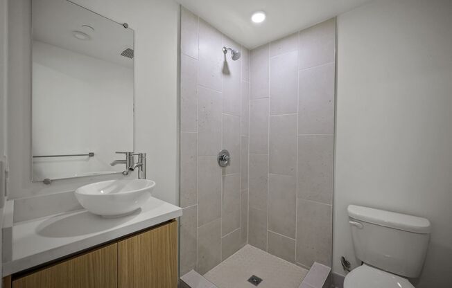 3 beds, 3 baths, 938 sqft, $4,715, Unit PH10