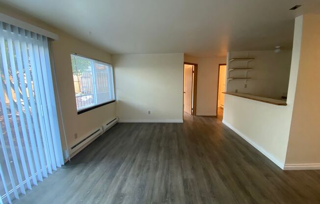 3 beds, 1.5 baths, $2,795, Unit 3