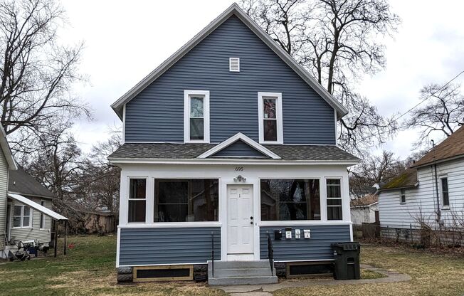 695 W Dale Avenue