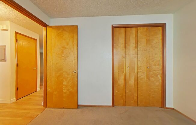 2 Bedroom Apartment ~ Close to Campus