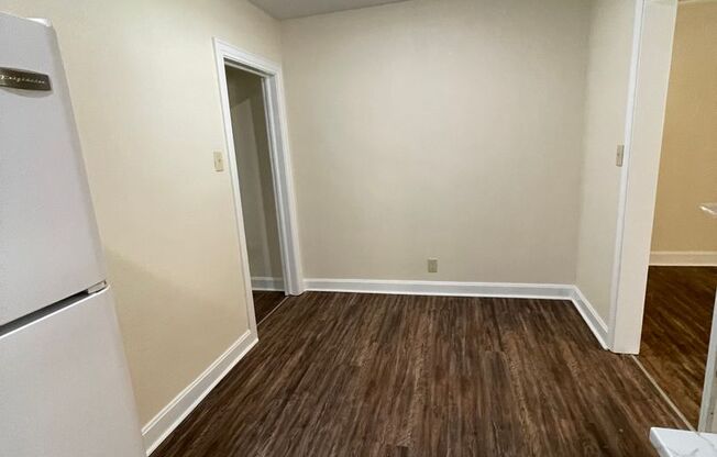 2 beds, 1 bath, $725, Unit 1019