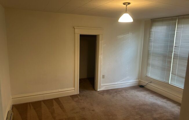 2 beds, 1 bath, $1,395, Unit 1458 - 7  Main house 2 bed