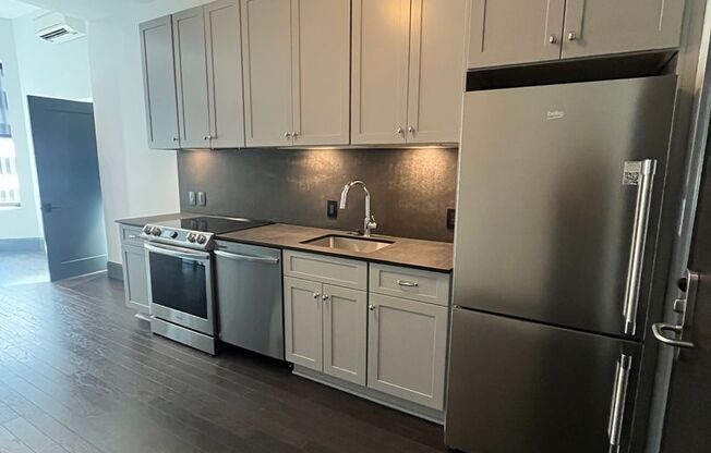 1 bed, 1.5 baths, 750 sqft, $2,199, Unit 503