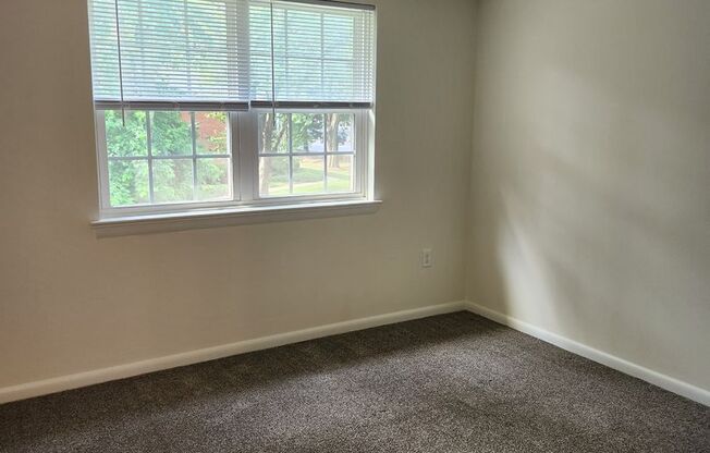 2 beds, 1 bath, 859 sqft, $1,450, Unit GL46007