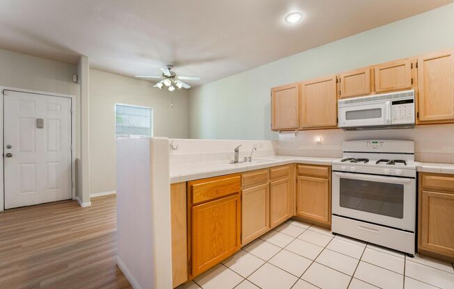 2 beds, 2 baths, $1,600