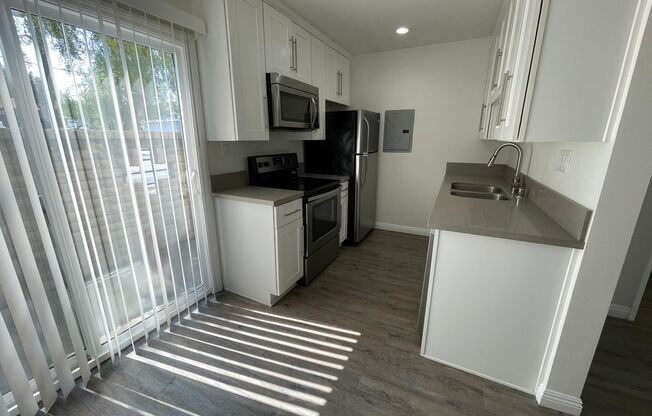 2 beds, 1.5 baths, 1,100 sqft, $2,745, Unit 31