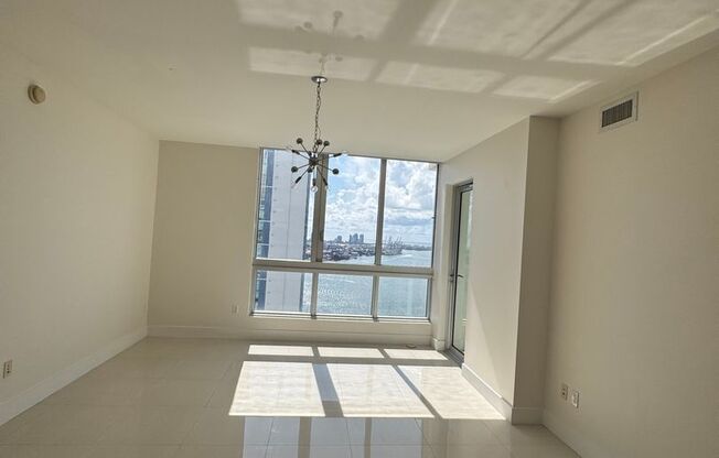 2 beds, 2 baths, $4,300, Unit #3212