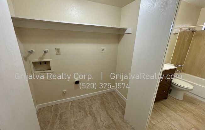 2 beds, 1 bath, 900 sqft, $1,250