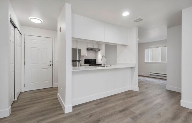 2 beds, 1 bath, 950 sqft, $1,925, Unit UNIT 2B
