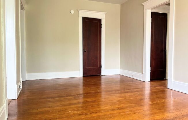 1 bed, 1 bath, $995, Unit 27D
