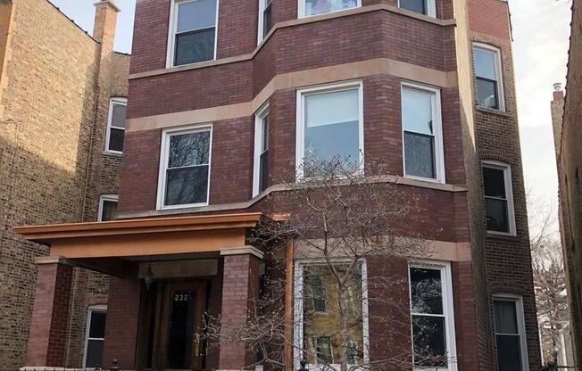 2323 N Hamlin