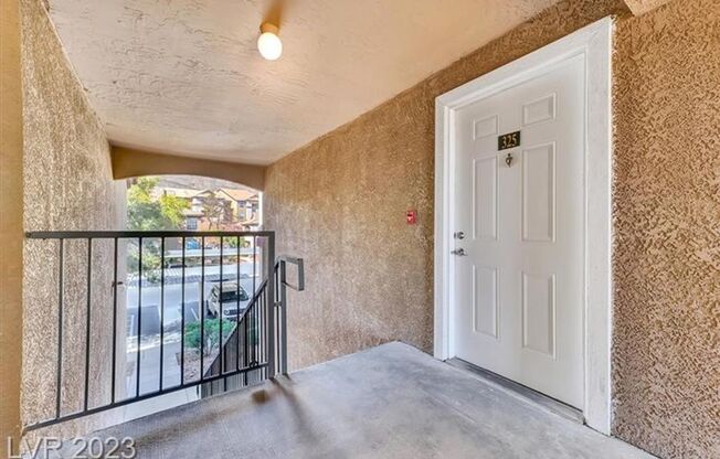 Stunning condo in Henderson!