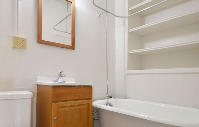 1 bed, 1 bath, 410 sqft, $875, Unit 22 - 29