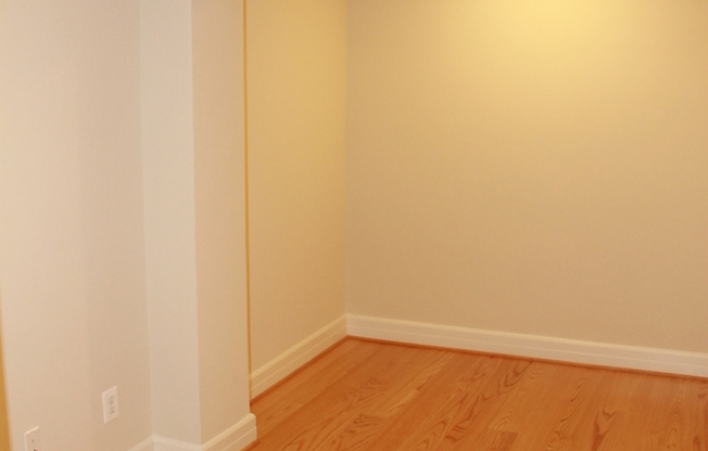 2 beds, 1 bath, 742 sqft, $2,500, Unit 114