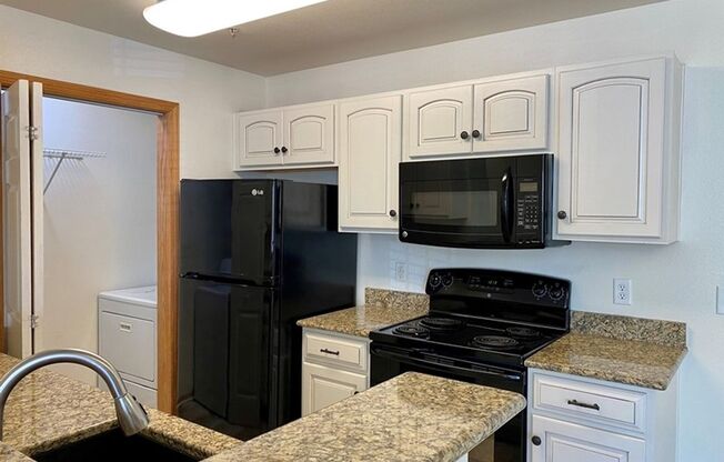 3 beds, 2 baths, $2,175, Unit UNIT C203