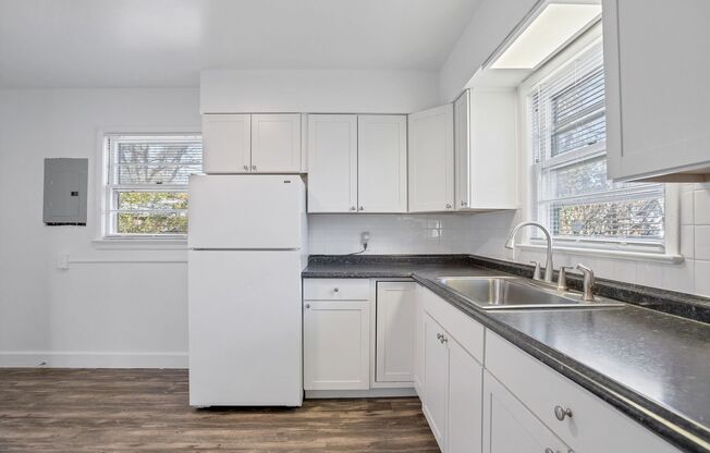 1713 18 AVE