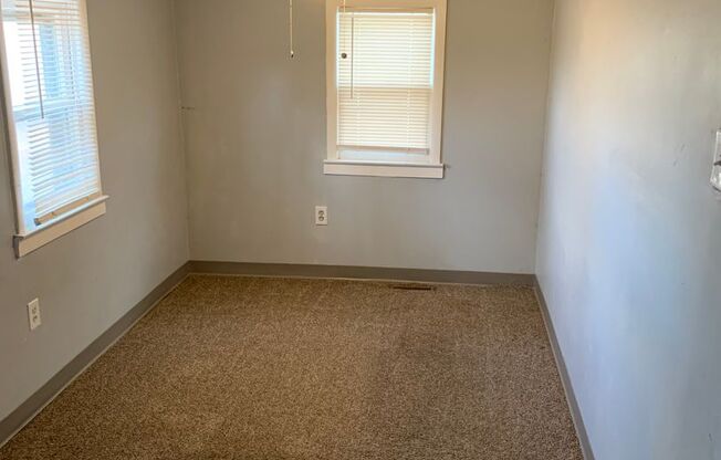 2 beds, 1 bath, $1,095