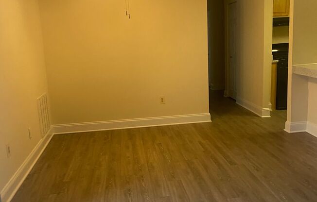 2 beds, 1.5 baths, 1,050 sqft, $1,975, Unit 3400 #001