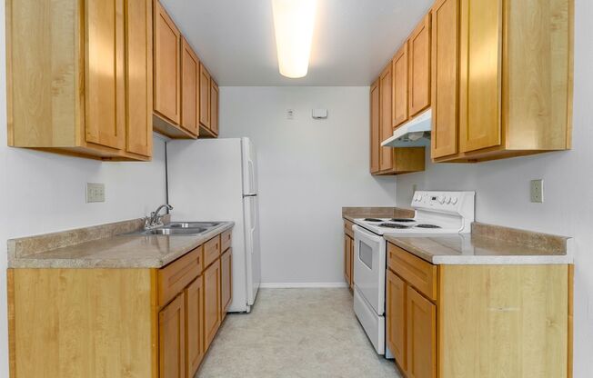 2 beds, 1 bath, $2,350, Unit 1576-E