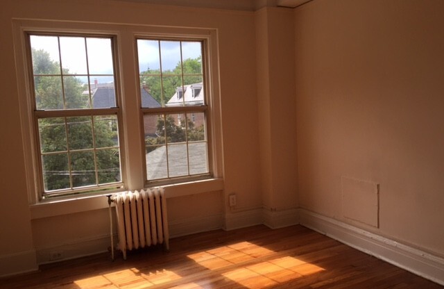 2 beds, 2 baths, 775 sqft, $2,025, Unit 206
