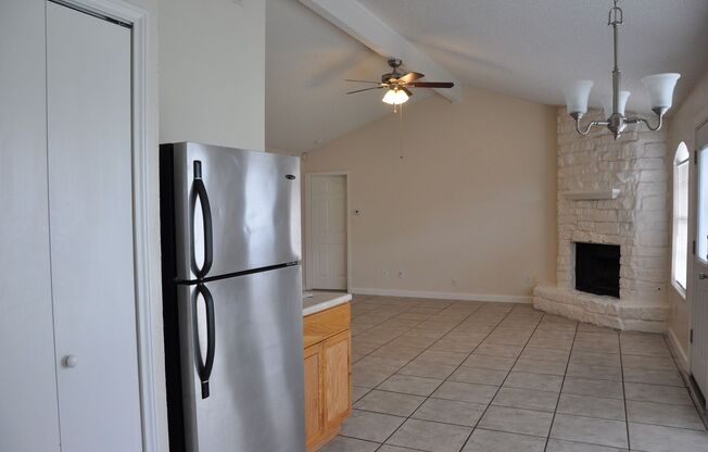 3 Bedroom 2 Bath on Cul-de-sac in Buttercup