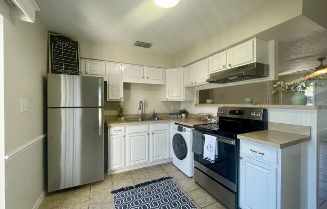 2 beds, 1 bath, 750 sqft, $1,399, Unit 9