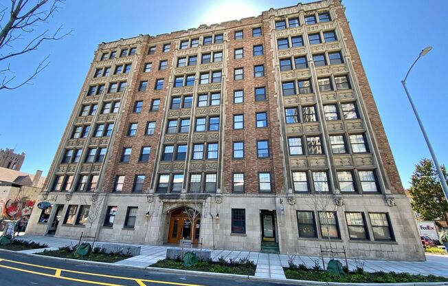 Studio, 1 bath, 372 sqft, $1,650, Unit 109