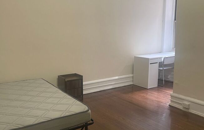 1 bed, 1 bath, 200 sqft, $670, Unit C5 - 3