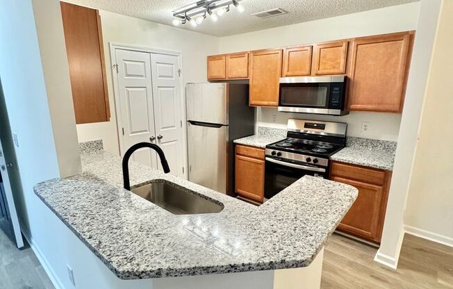 2 beds, 2 baths, $1,395, Unit 321-302