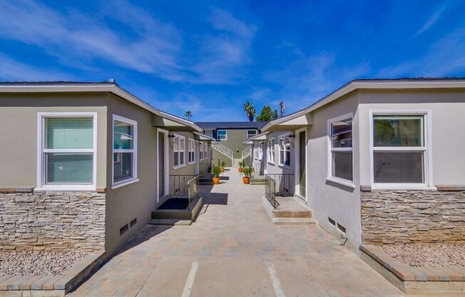 Moose 4154-4158 Estrella Avenue