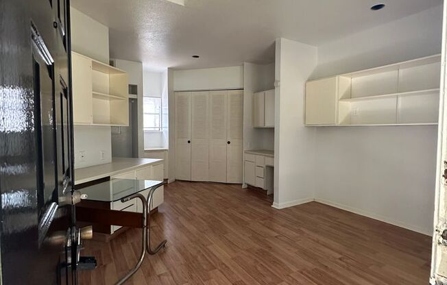Studio, 1 bath, 432 sqft, $895, Unit 104