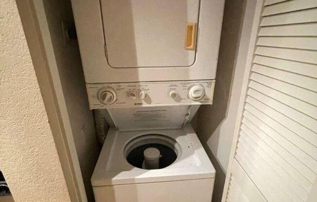 1 bed, 1 bath, $1,350, Unit # 160