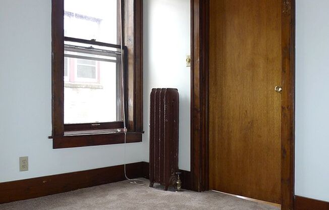 1 bed, 1 bath, 410 sqft, $915, Unit 15 - 35