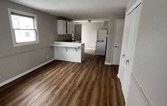 2 beds, 1 bath, $800, Unit Unit 2